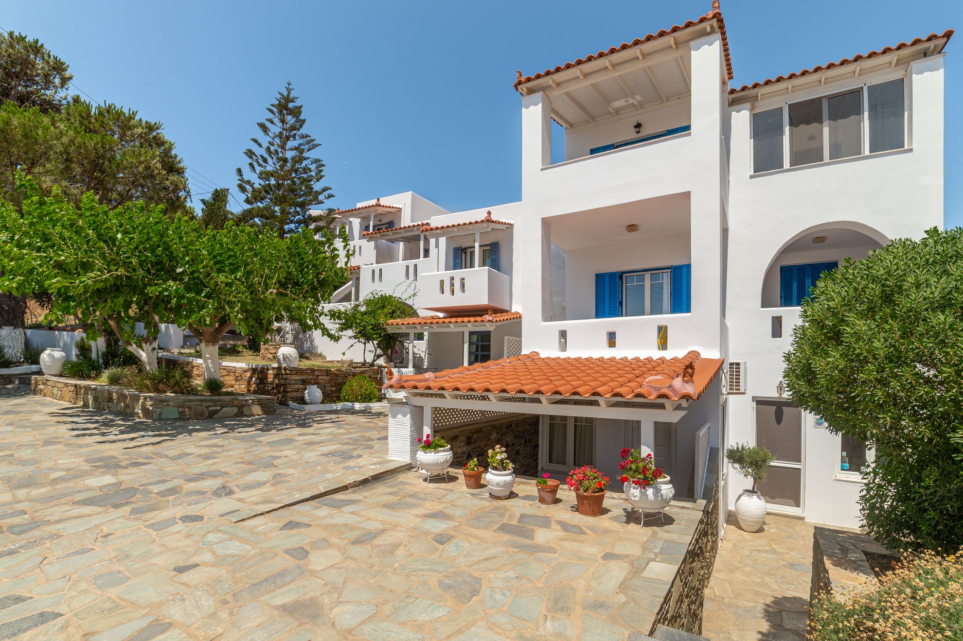 Studio Irene — facade & garden